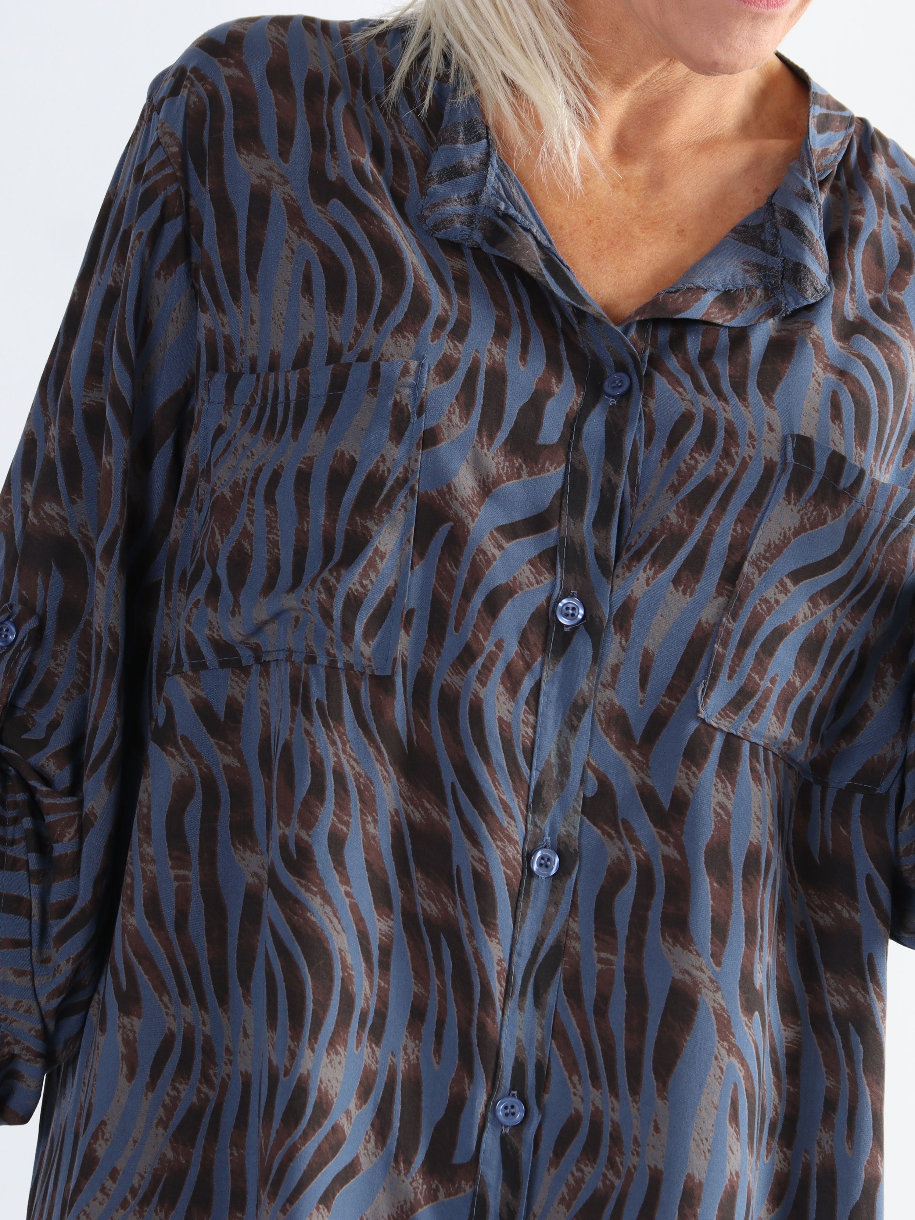 Firenze - Plus size skjorte i bomuld med dyrestriber